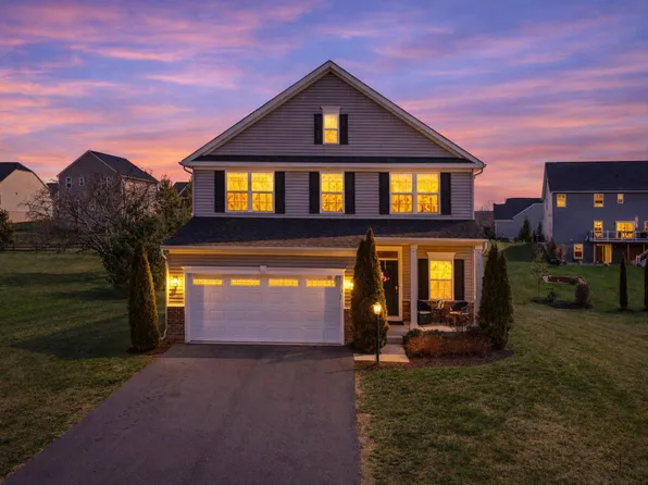 67 Main St, Round Hill, VA 20141