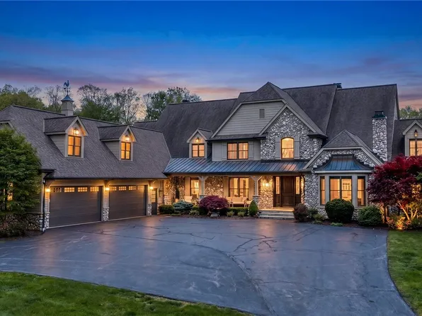 15675 Cothelstone Ln, Chagrin Falls, OH 44022