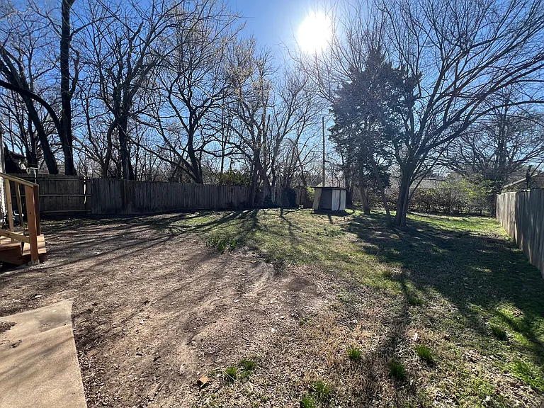 635 N Battin Ave — Photo 9