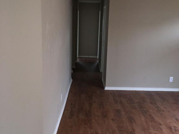 3rd image of 1013 Garnoa Dr