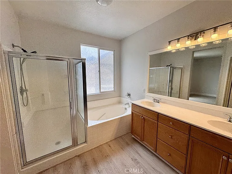 15068 Knollwood St — Photo 10