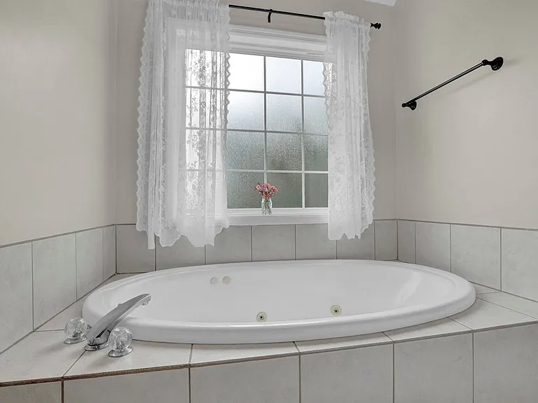 1010 Meridian Dr — Photo 25
