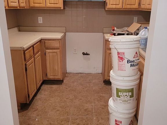 3rd image of 983 Amsterdam Ave #2A