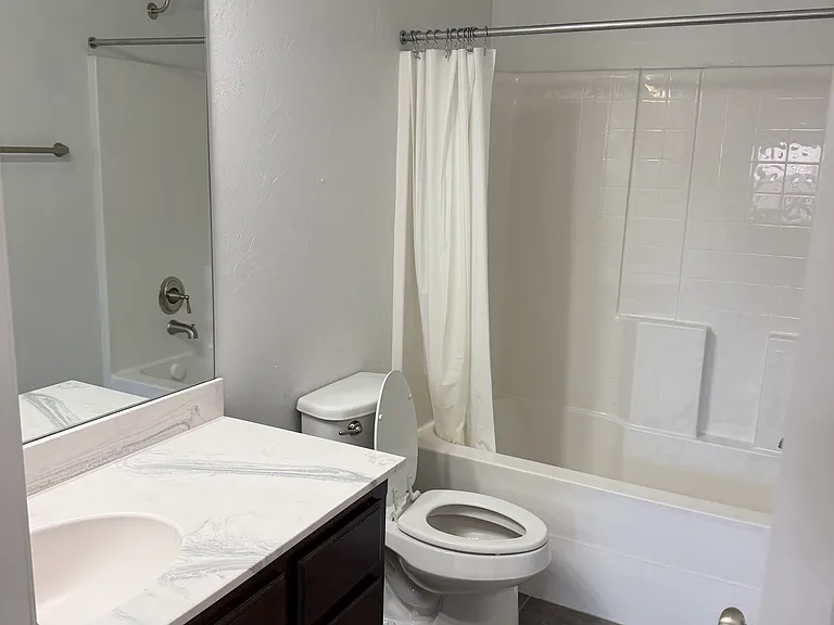 18304 Camborne Ave — Photo 9