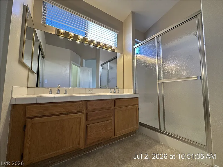 122 McLaren St — Photo 32