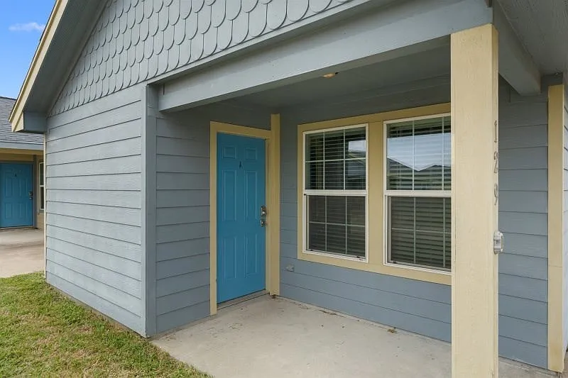 2 bed, 1.0 bath, 500 sqft, $1,400 — Photo 2