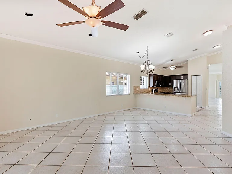 1343 SW 44th Ter — Photo 7