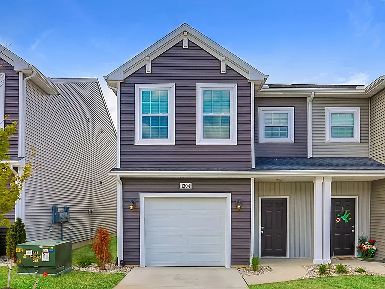 1304 Timber Hollow Ct — Photo 1