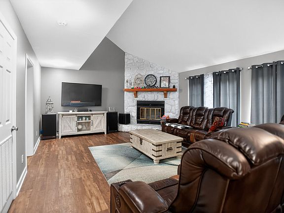 5th image of 2009 Malvern Dr