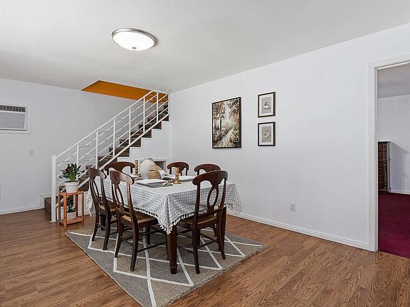 2nd image of 106 Maplewood Cir