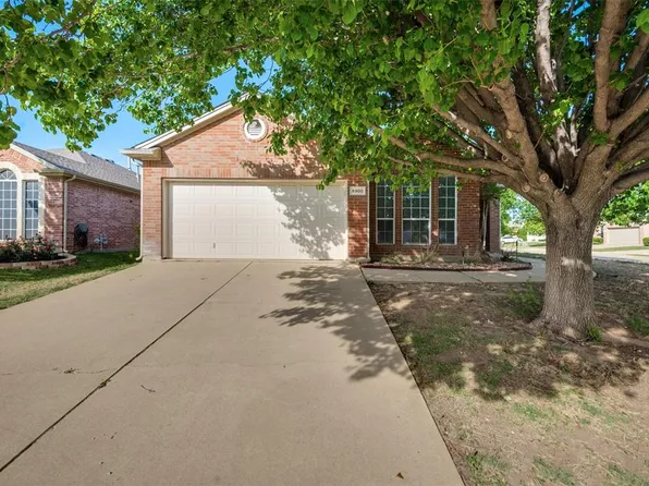 5900 Ozark Dr, Fort Worth, TX 76131