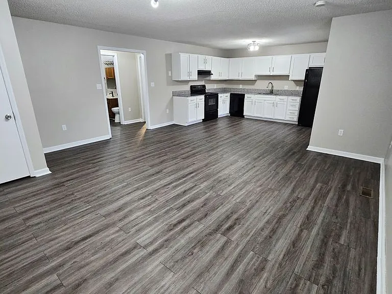 Country Shores Apartments — Photo 49