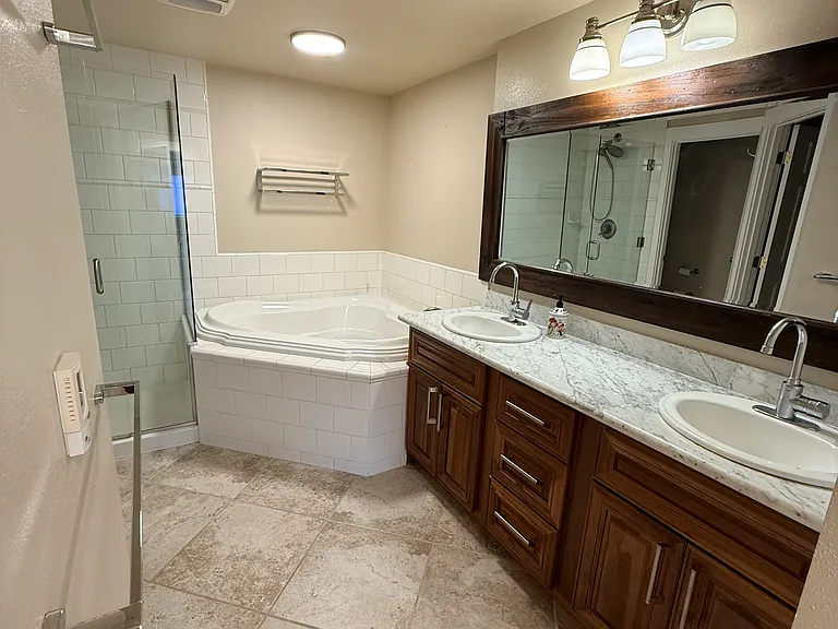 2524 W Lake Sammamish Pkwy NE — Photo 16