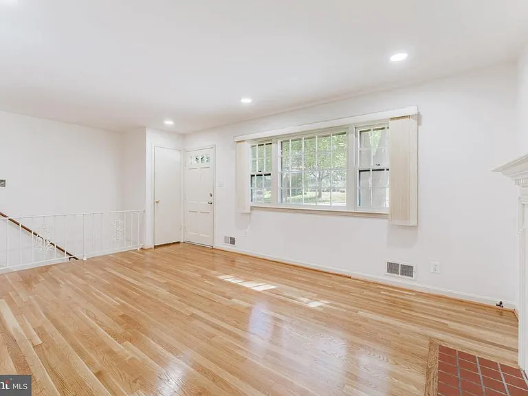 5683 Ravenel Ln — Photo 10