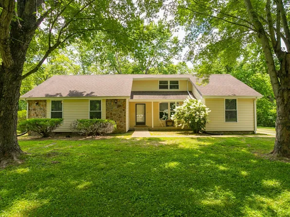 219 Hickory Ct, Kingston Springs, TN 37082