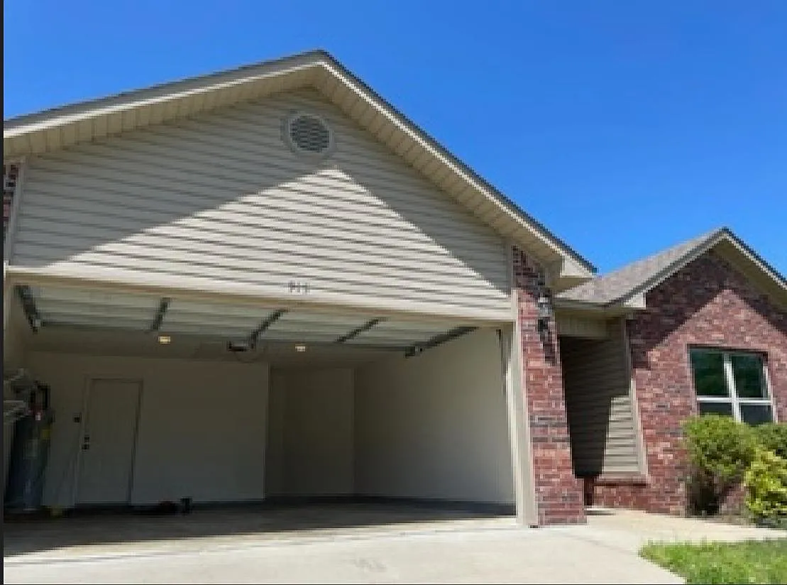 3 bed, 1389 sqft, $1,650 — Photo 2