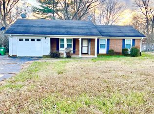 105 Stokes Forest Dr, King, NC 27021
