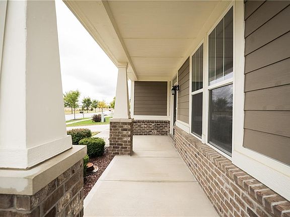 4th image of 15665 Eastpark Dr
