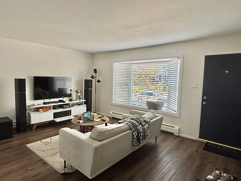 3585 S Bannock St — Photo 2