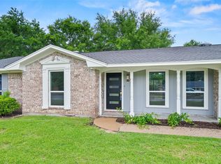 6646 Bayou View Dr, Houston, TX 77091