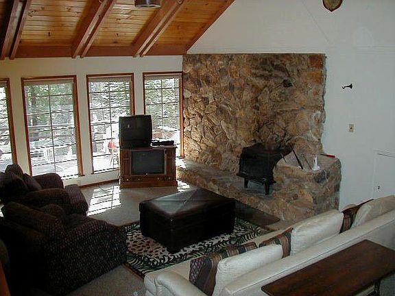3rd image of 1177 Julia Ln