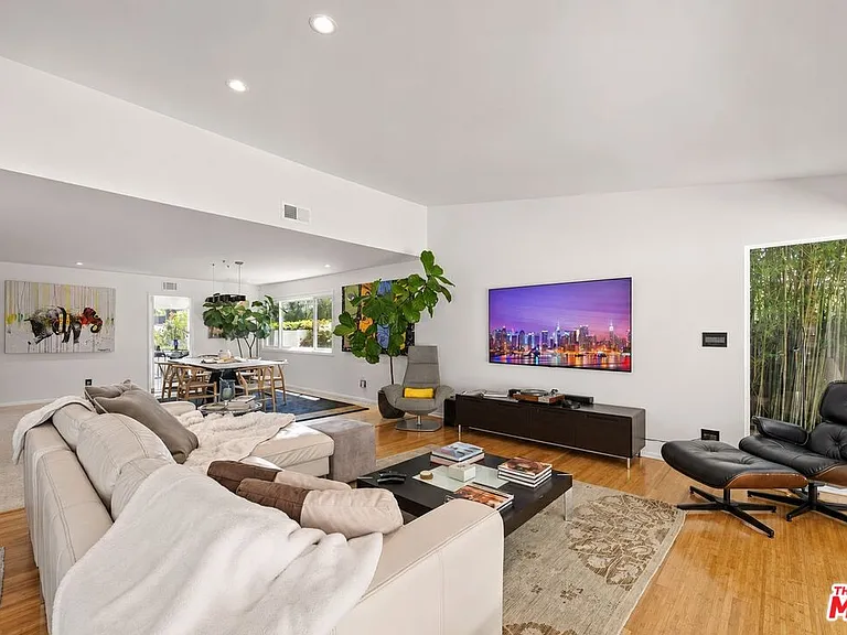 8670 Allenwood Rd — Photo 8