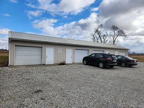 11893 S Wolf Creek Pike Photo 1