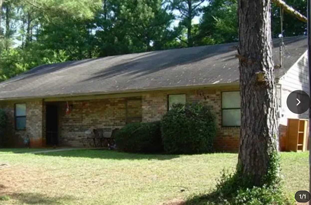 2 bed, 1.5 bath, 1100 sqft, $1,080 — Photo 1