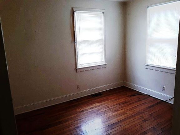 5th image of 409 Virginia St