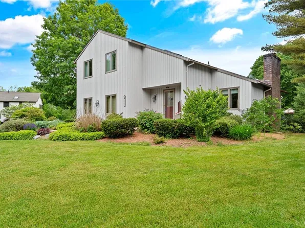 3153 Hidden Lake Dr, Baldwinsville, NY 13027