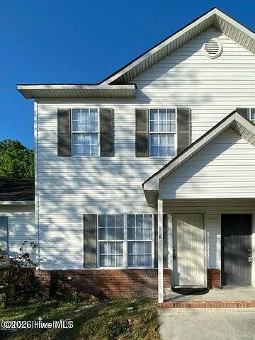 2 bed, 2.5 bath, 992 sqft, $1,300 — Photo 2