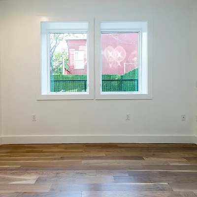 Rented by Nooklyn NYC LLC | media 100