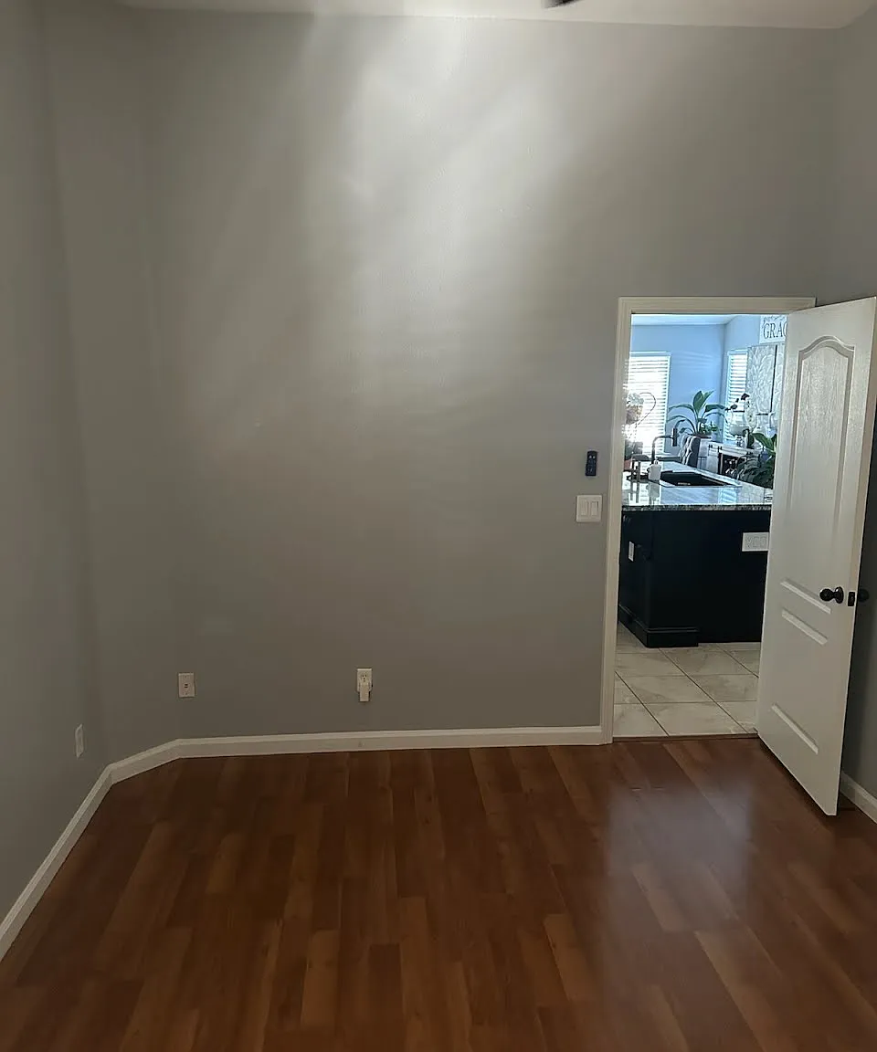 4 bed, 1934 sqft, $800 — Photo 1