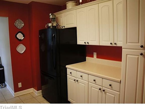 3rd image of 2505 Woodview Dr