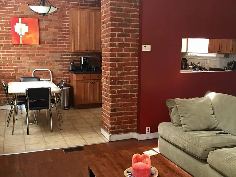 Open living room, eat in kitchen