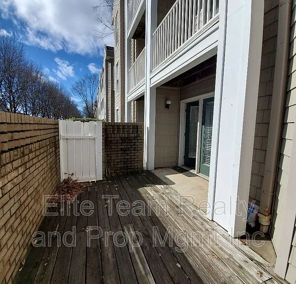 230 S Cedar St #5 — Photo 16
