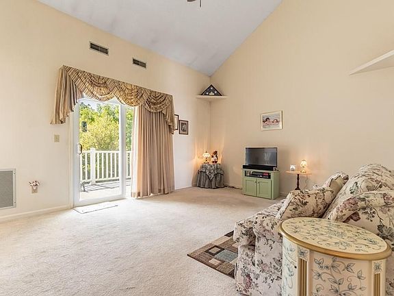 4th image of 60 Florry Dr Unit 6