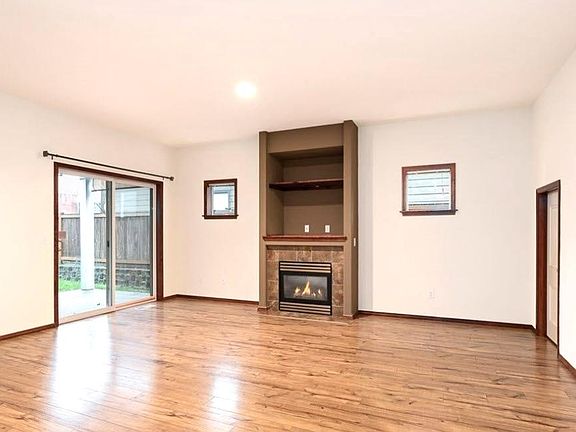 5th image of 9336 11th St NE