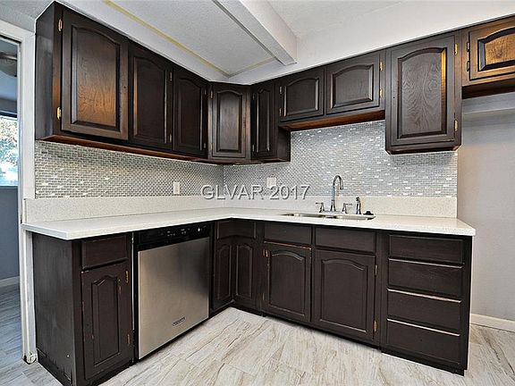 2nd image of 1729 Howard Ave