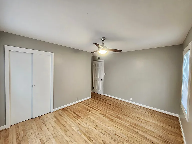4220 40th Ct N — Photo 2