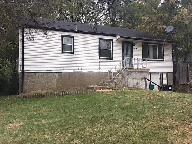 10179 Cloverdale Dr photo 1