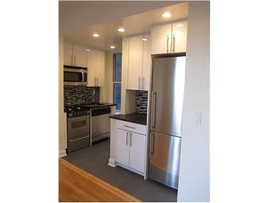 Rented by Douglas Elliman | media 27