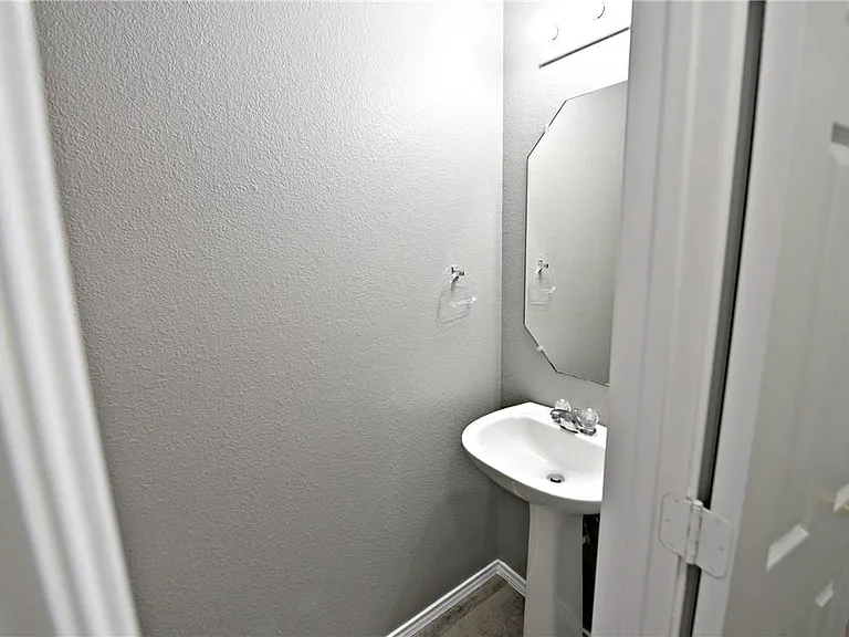 802 Rubles Ct — Photo 20