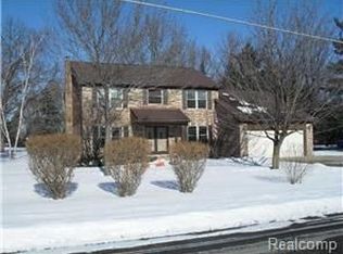 32336 Norfolk St, Livonia, MI 48152