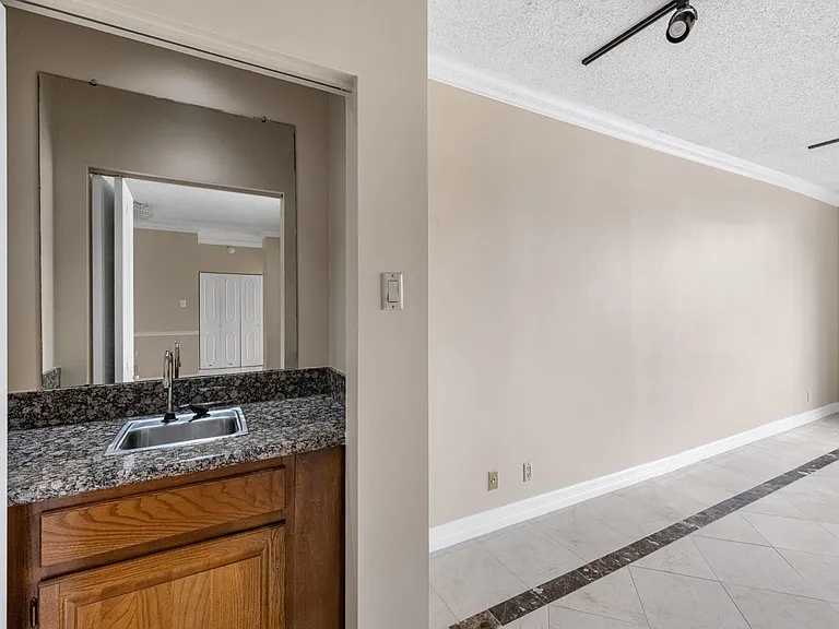 5150 Hidalgo St #202 — Photo 10