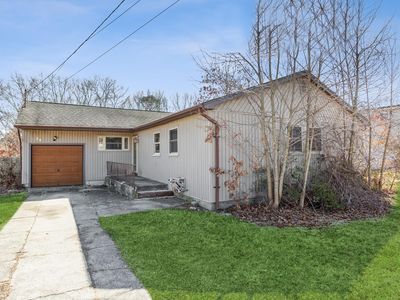 34 Sachem Dr, Mastic, NY, 11950