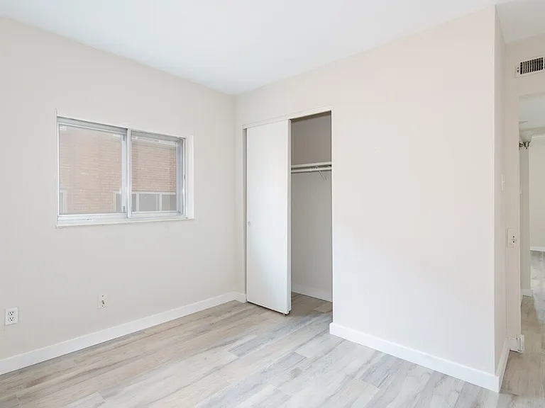 Forest Creek Apartments — Photo 8