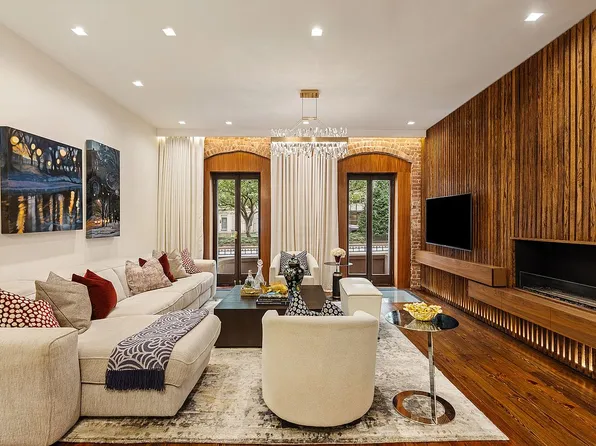 23 Park Ave APT 1B, New York, NY 10016