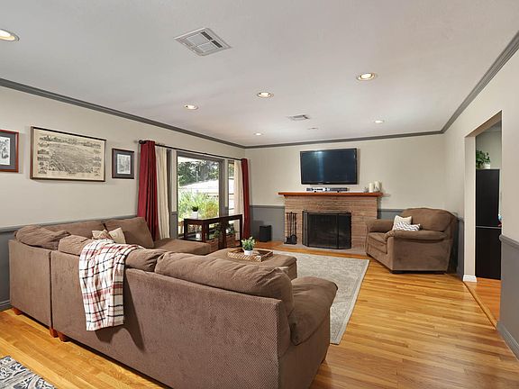 4th image of 3144 Honolulu Ave