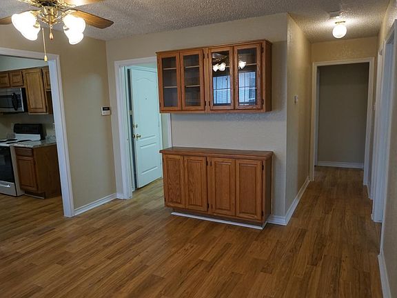 4th image of 1312 Sparrow Ln
